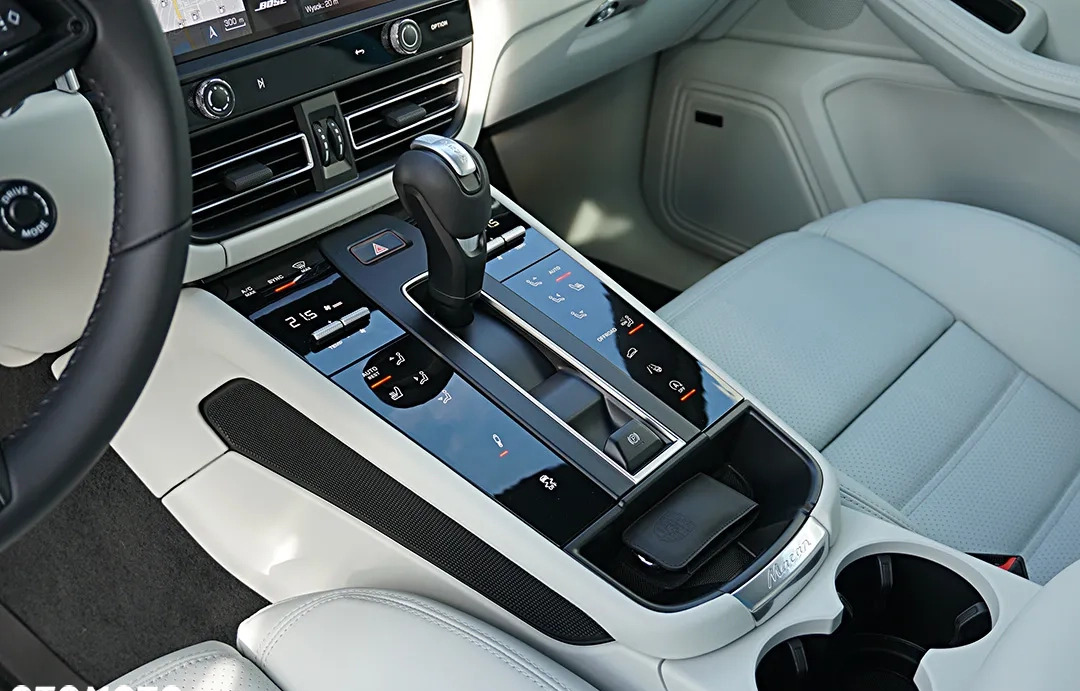 Porsche Macan cena 369000 przebieg: 1000, rok produkcji 2023 z Lipsko małe 781